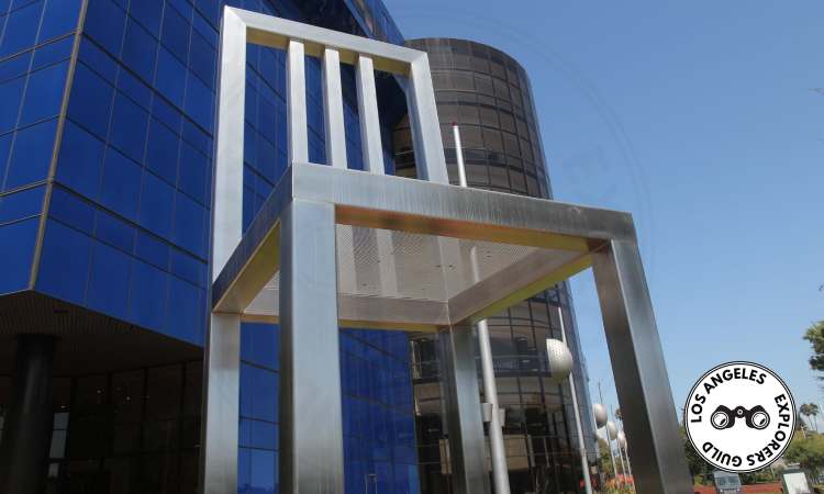 Seat of Design, the Second Largest Chair in Los Angeles — Los Angeles Explorers Guild